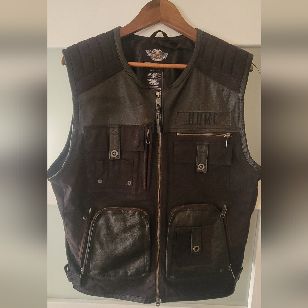 Harley Davidson Buffalo Leather & Canvas Vest: 97078-16VM